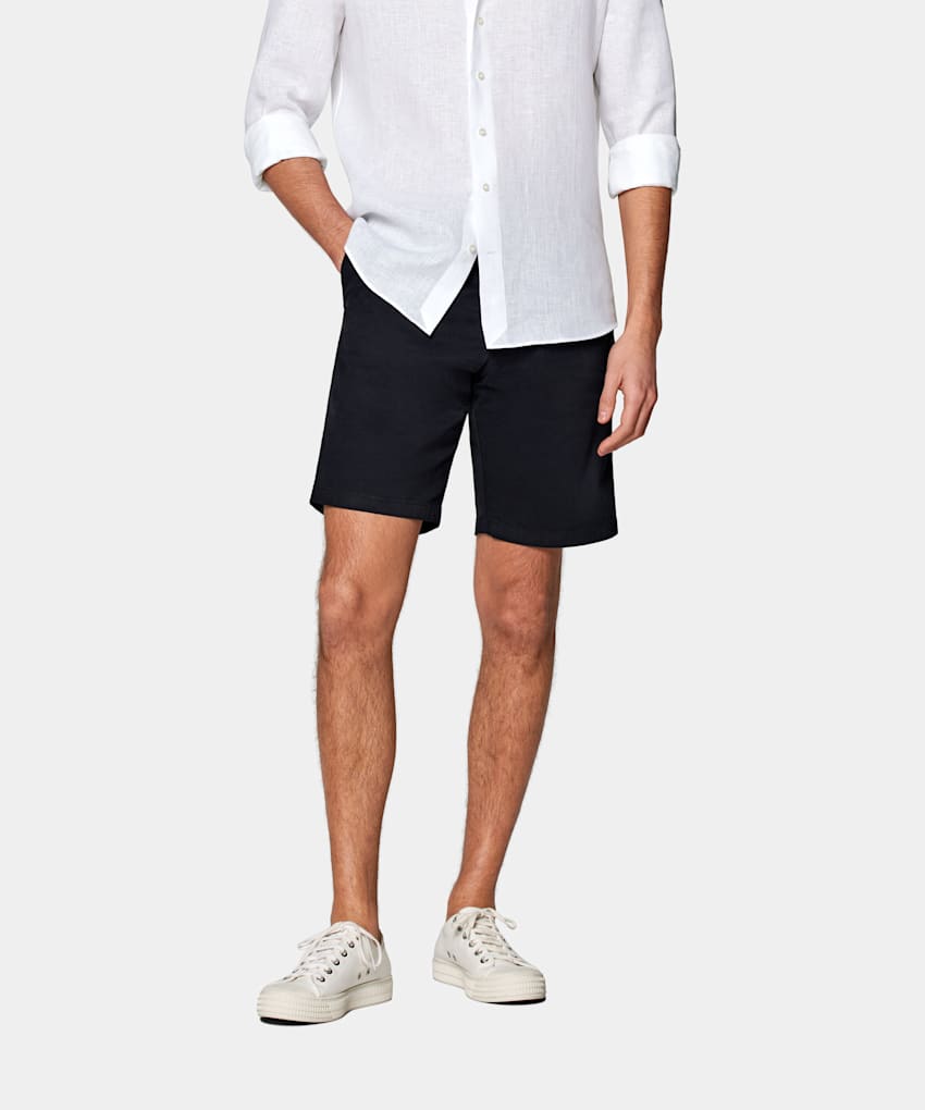 SUITSUPPLY Vår/sommar Bomullsstretch från Di Sondrio, Italien Marinblå shorts i slim leg-modell