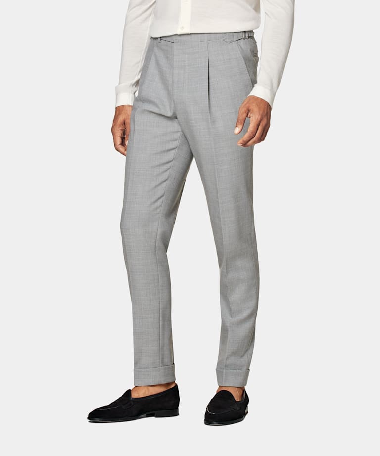 SUITSUPPLY Pure 4-Ply Traveller Wool by Rogna, Italy  Light Grey Pleated Vigo Pants