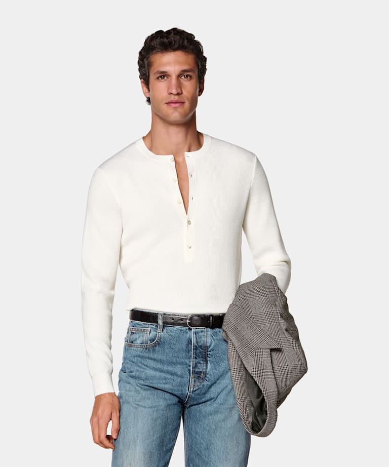 Sweter henley prążkowany w odcieniu bieli