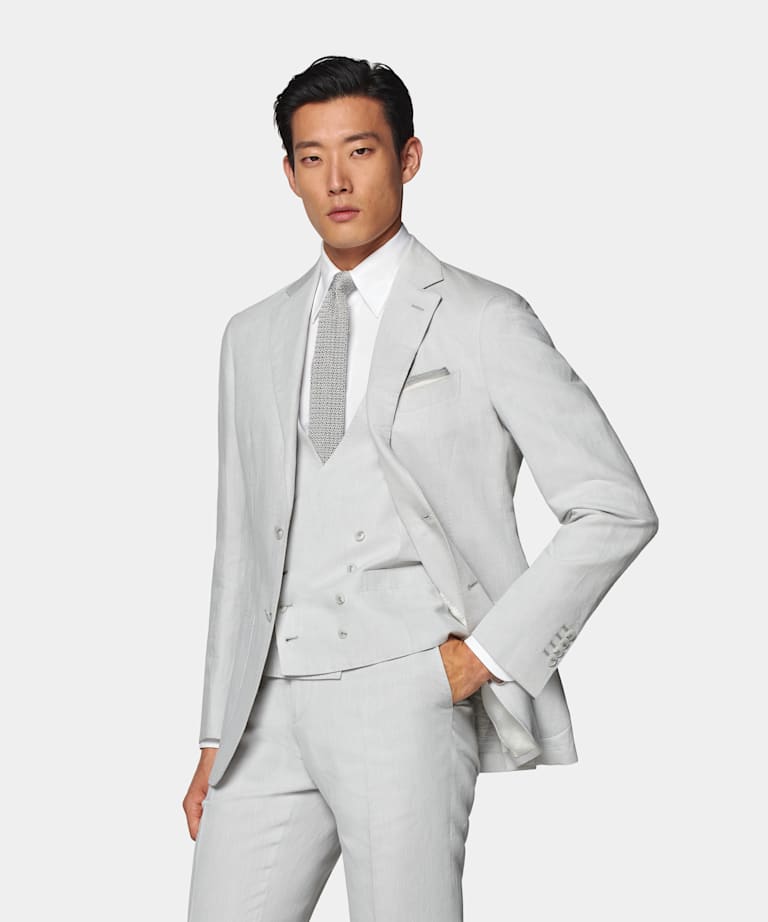  Light Grey Three-Piece Tailored Fit Havana Suit