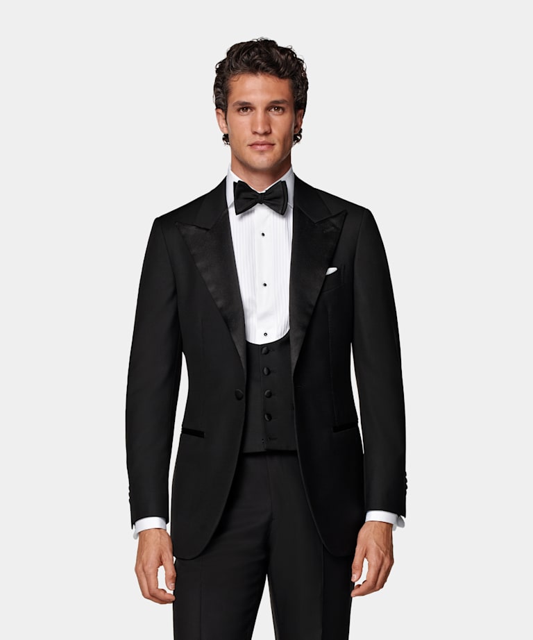 Esmoquin Havana tres piezas negro corte Tailored