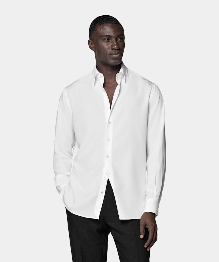 Chemise coupe ajustée à col classique large blanche