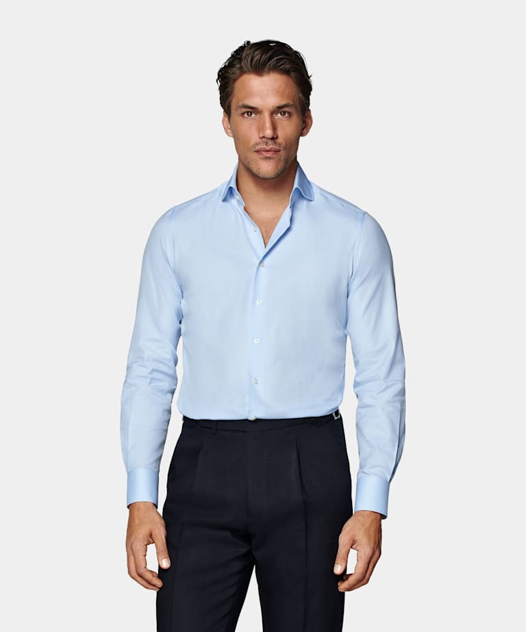 Ljusblå twillskjorta med tailored fit