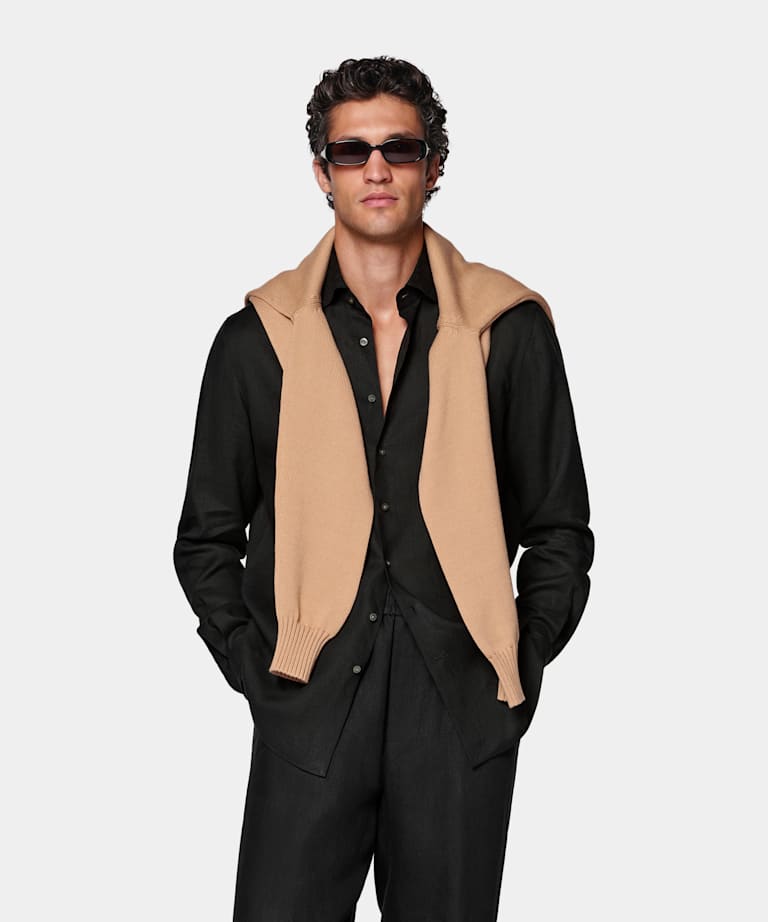 Schwarzes Leinenhemd