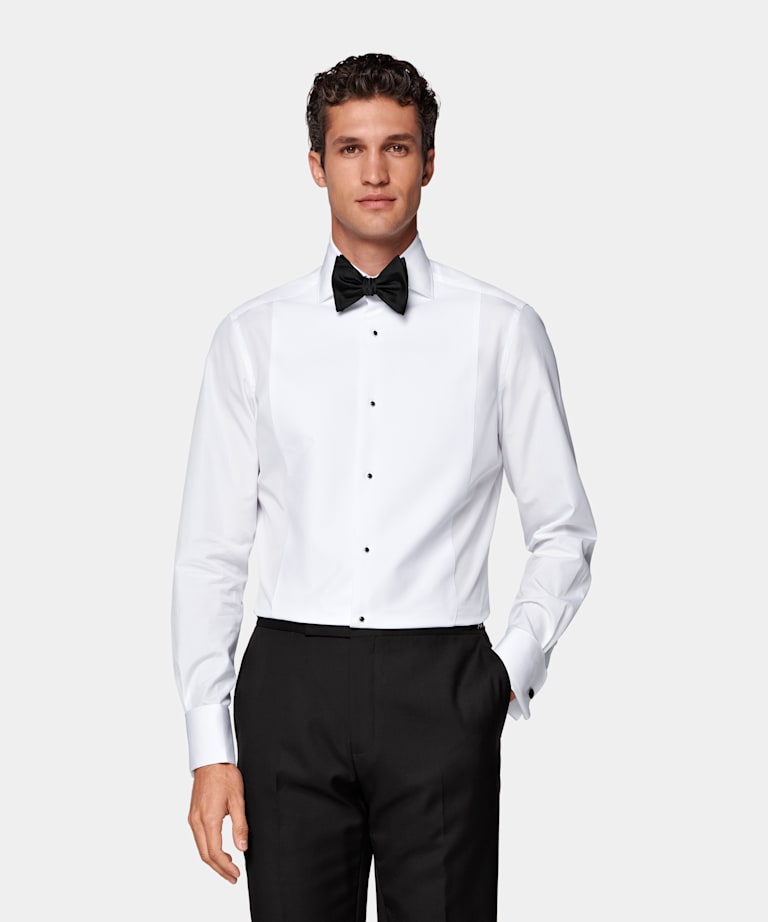 Chemise smoking coupe tailored blanche &agrave; grand col &eacute;vas&eacute;.