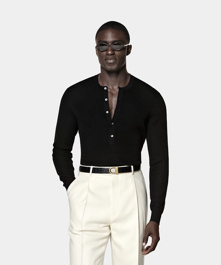 SUITSUPPLY Reine Schurwolle Schwarzes Henley mit Rippenstruktur