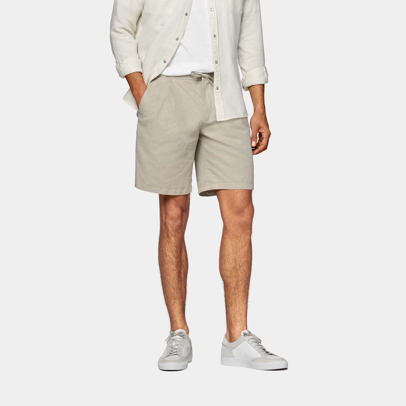 Suitsupply Sand Pleated Aveiro Shorts In Gray