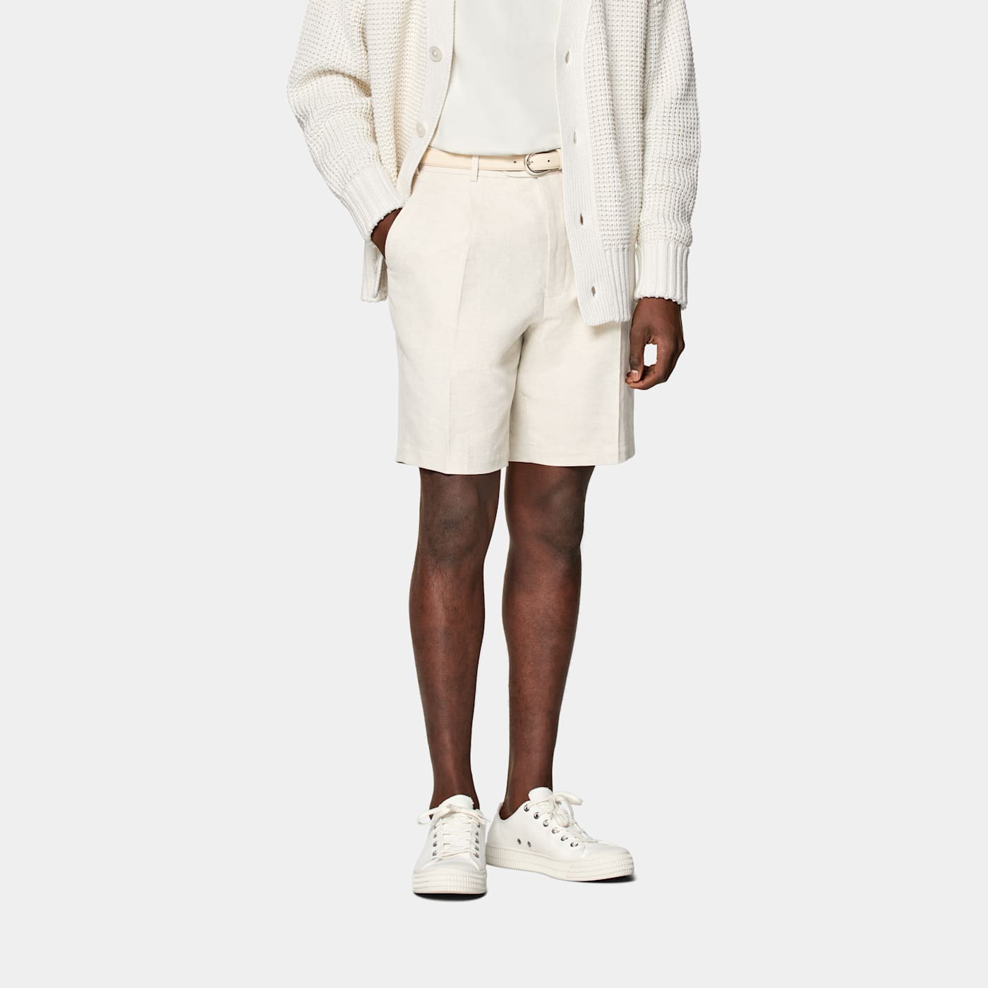 Suitsupply Sand Pleated Firenze Shorts In White