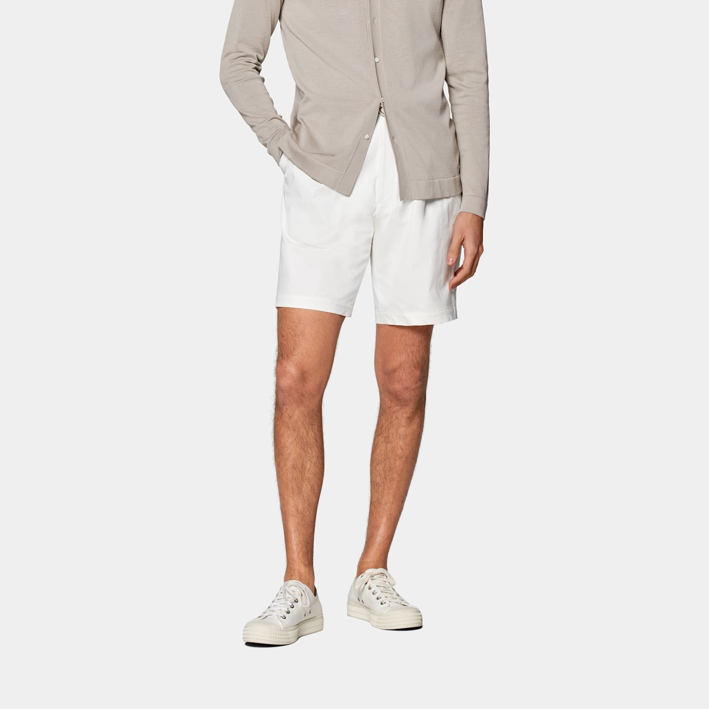 Suitsupply Off-white Pleated Firenze Shorts