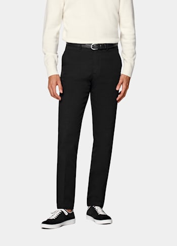 Svarta chinos i slim leg straight-modell