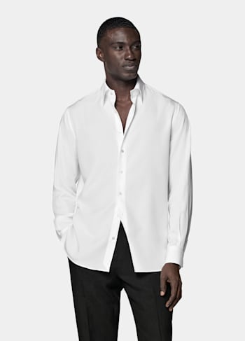 Chemise coupe ajustée à col classique large blanche