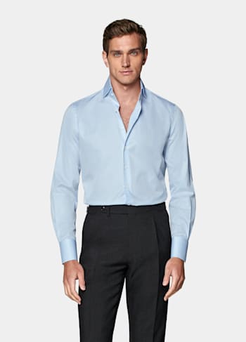 Ljusblå poplinskjorta med tailored fit