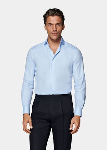 Chemise coupe très ajustée en twill bleu clair