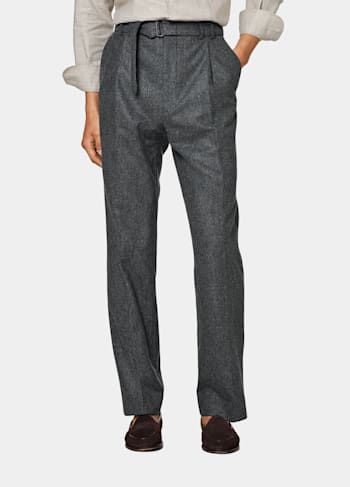 Pantalones Sortino gris intermedio con cinturón