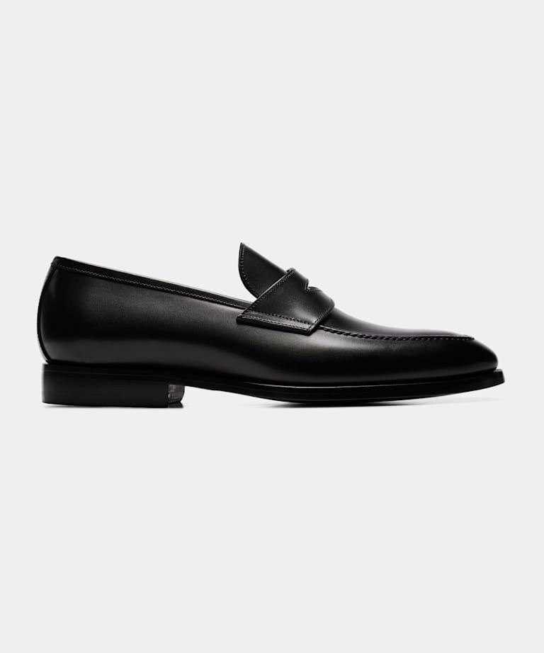 Lively Gather declare Black Tassel Loafer | Italian Calf Suede | SUITSUPPLY US