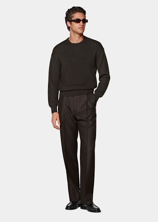 Jersey de canal&eacute; cuello redondo marr&oacute;n oscuro merino