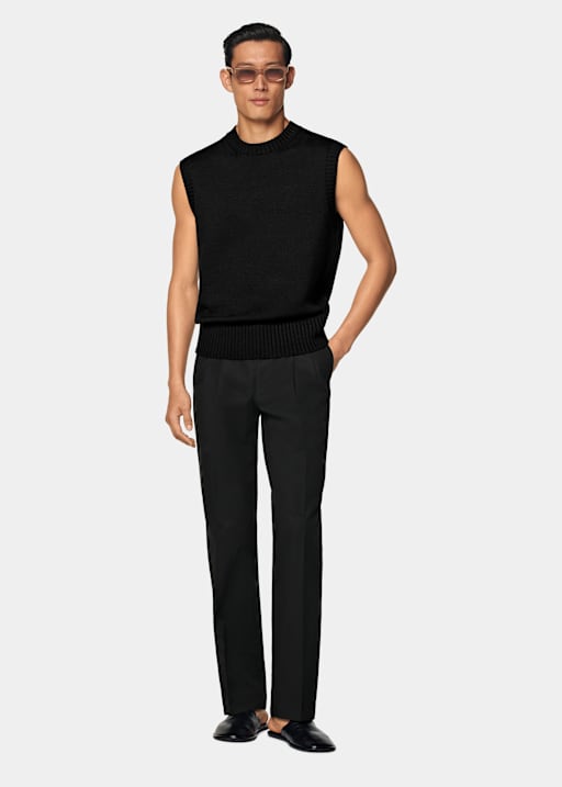 Black Sleeveless Crewneck