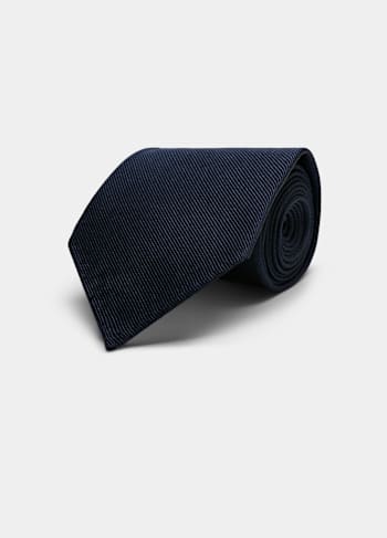 Corbata azul marino de 7 pliegues
