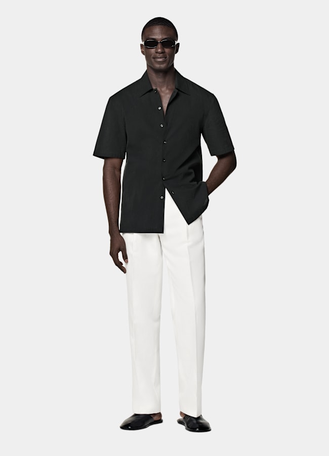 SUITSUPPLY Ägyptische Baumwolle Seersucker von Testa 1919 Srl, Italien Schwarzes Baumwollhemd mit kurzen Ärmeln