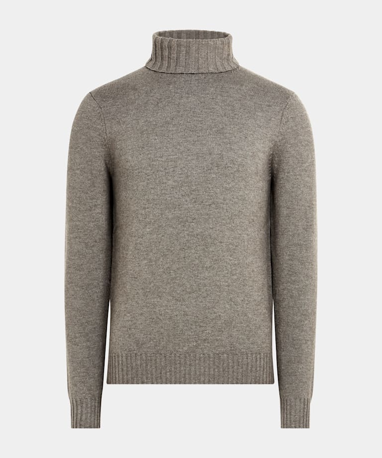 Cuello vuelto gris topo
