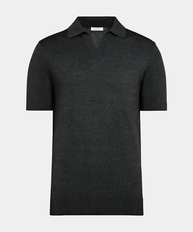 Polo gris oscuro sin botones