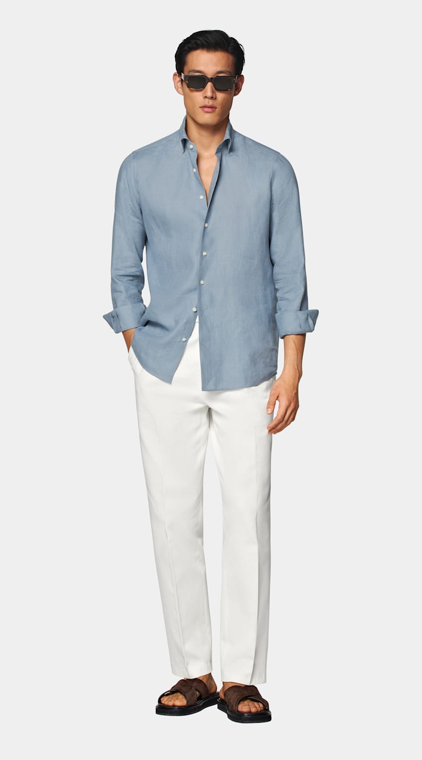 SUITSUPPLY Rent linne från Baird McNutt, Storbritannien Medelblå skjorta med tailored fit