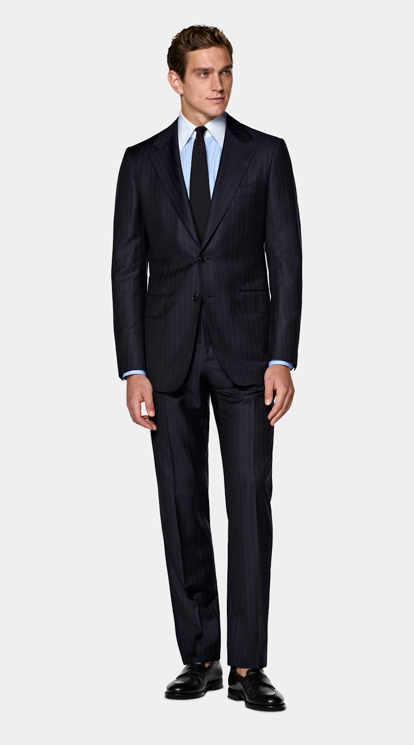 SUITSUPPLY All Season Wrinkle-Free Wool de Lanificio Ermenegildo Zegna, Italia Navy Striped Tailored Fit Milano Suit