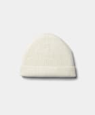 Bonnet blanc cass&eacute;