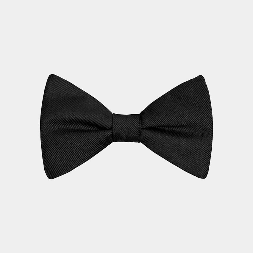 Black Pre-tied Bow Tie | Pure Silk | SUITSUPPLY IN
