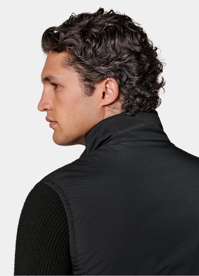 SUITSUPPLY Tejido técnico impermeable de Olmetex, Italia Chaleco acolchado ligero con cremallera negro