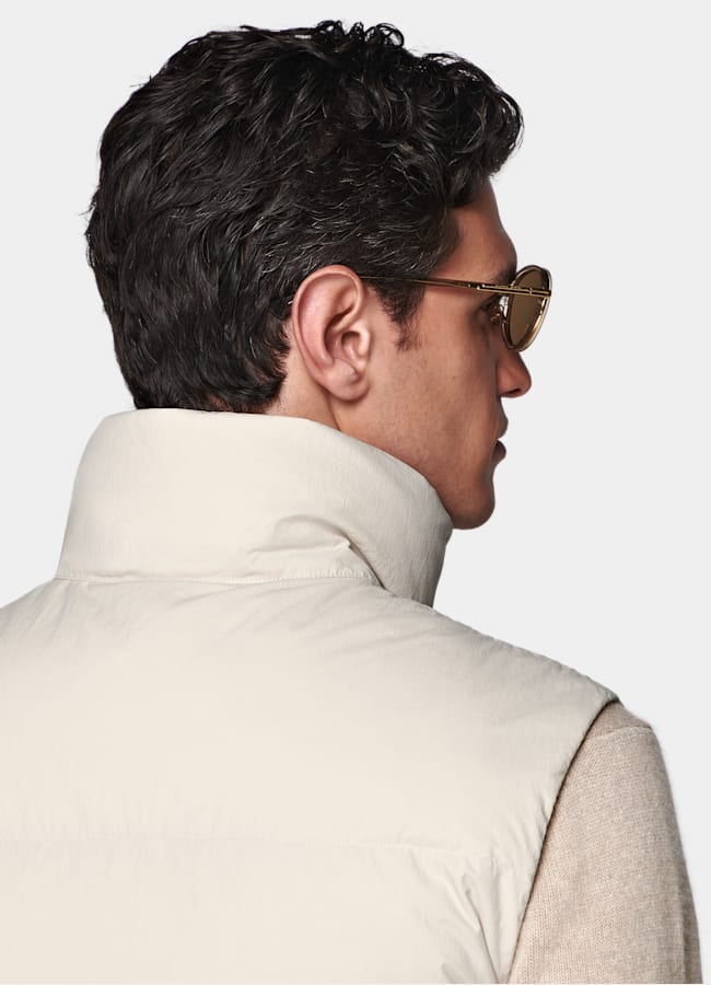 SUITSUPPLY Technischer Stoff von Olmetex, Italien Daunenweste sand