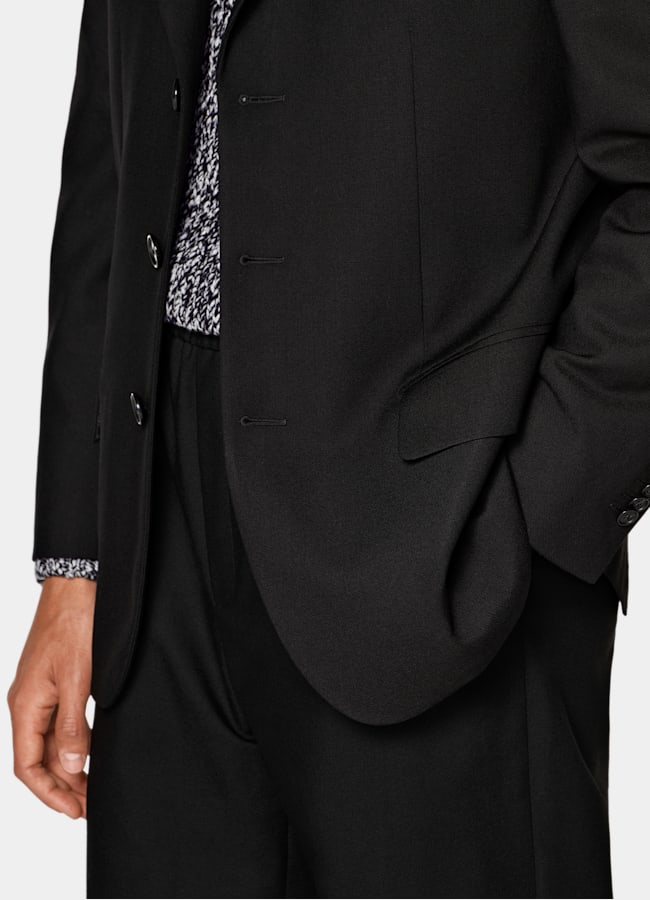 SUITSUPPLY All Season Wrinkle-Free 4-Ply Wool by Rogna, Italy Black Relaxed Fit Roma Suit