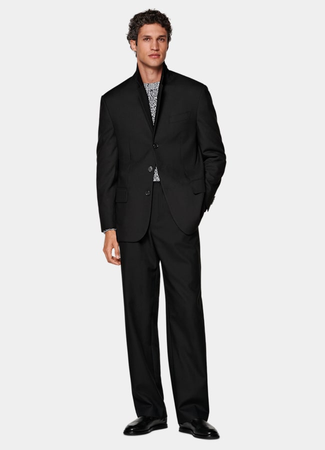 SUITSUPPLY All Season Wrinkle-Free 4-Ply Wool by Rogna, Italy Black Relaxed Fit Roma Suit