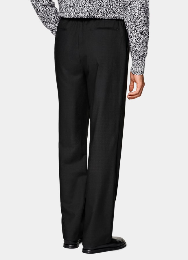 SUITSUPPLY All Season Wrinkle-Free 4-Ply Wool by Rogna, Italy Black Relaxed Fit Roma Suit