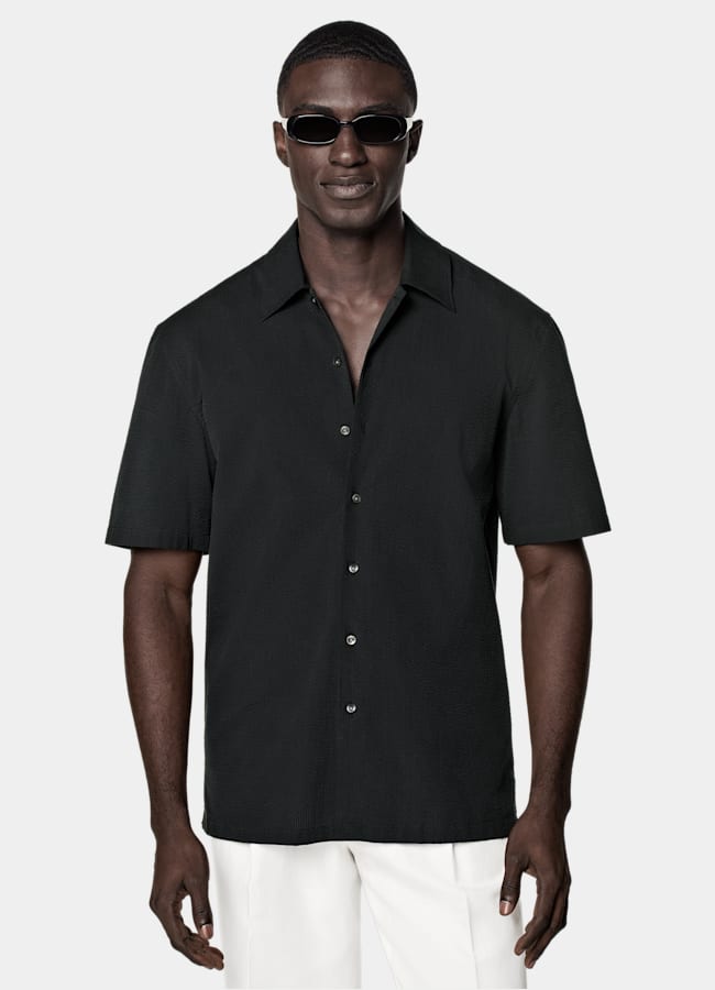 SUITSUPPLY Ägyptische Baumwolle Seersucker von Testa 1919 Srl, Italien Schwarzes Baumwollhemd mit kurzen Ärmeln