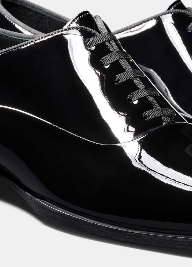 SUITSUPPLY Lackleder Oxford Smoking schwarz