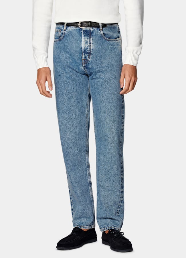 SUITSUPPLY All Season Denim con orillo de Candiani, Italia Vaqueros azul intermedio lavado Straight Leg Tapered