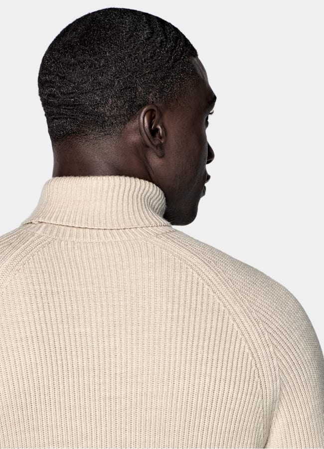 SUITSUPPLY Pura lana Jersey cuello alto ribeteado arena merino