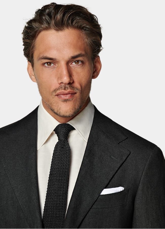 SUITSUPPLY Sommar Rent linne från Rogna, Italien Roma svart kostym med relaxed fit