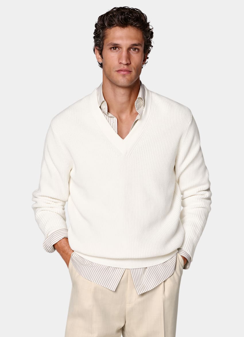 SUITSUPPLY Puro algod&oacute;n Jersey cuello pico ribeteado color crudo