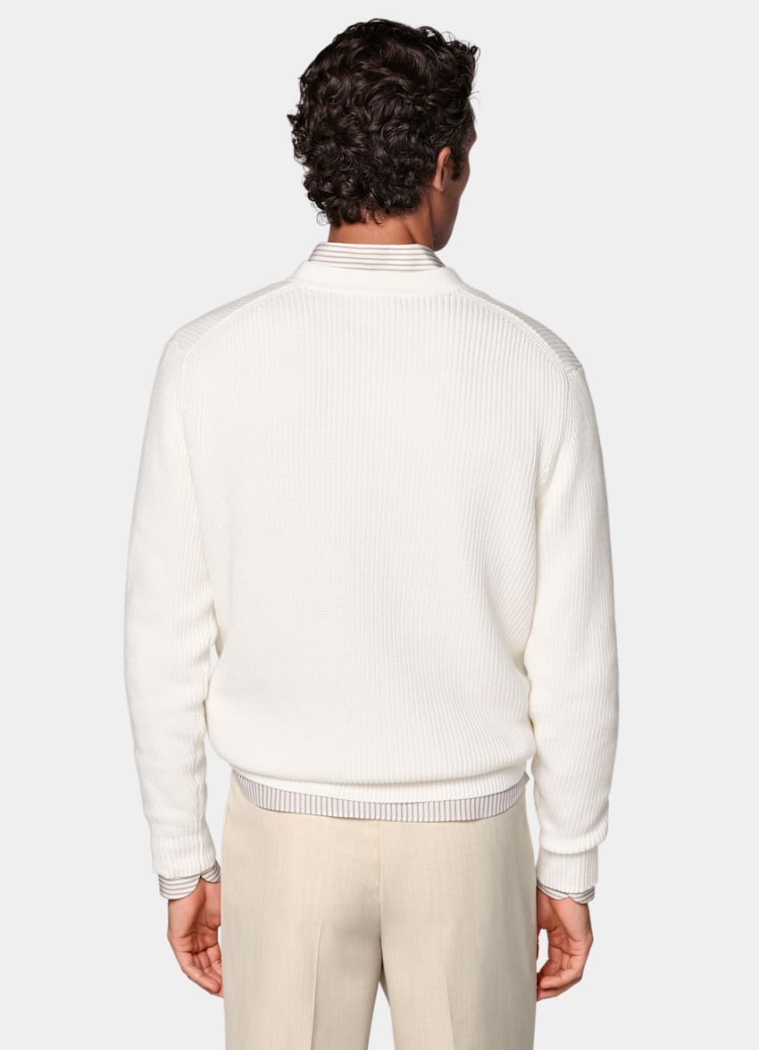 SUITSUPPLY Puro algod&oacute;n Jersey cuello pico ribeteado color crudo