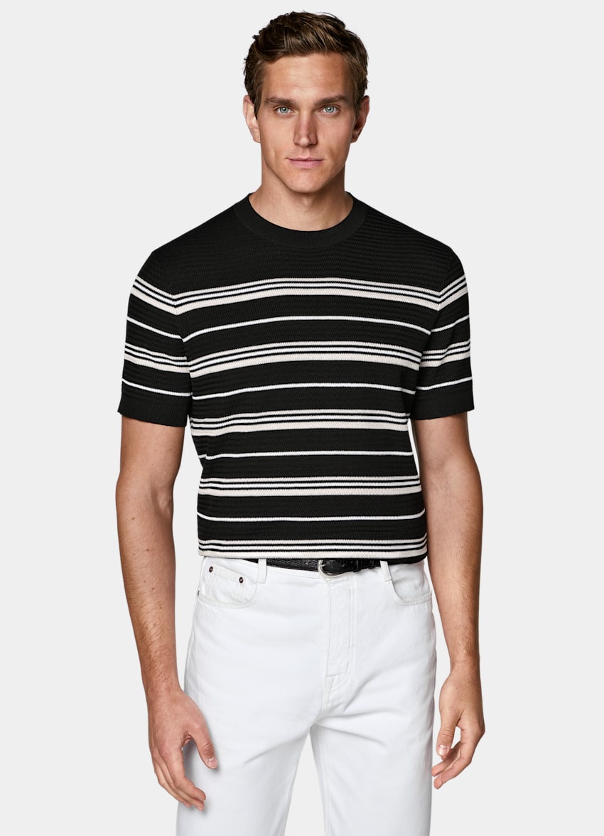SUITSUPPLY Coton et soie Col rond en jacquard &agrave; rayures noires, manches courtes.