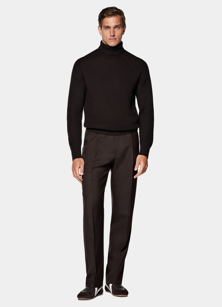 SUITSUPPLY Pura lana Jersey cuello alto marrón oscuro ribeteado