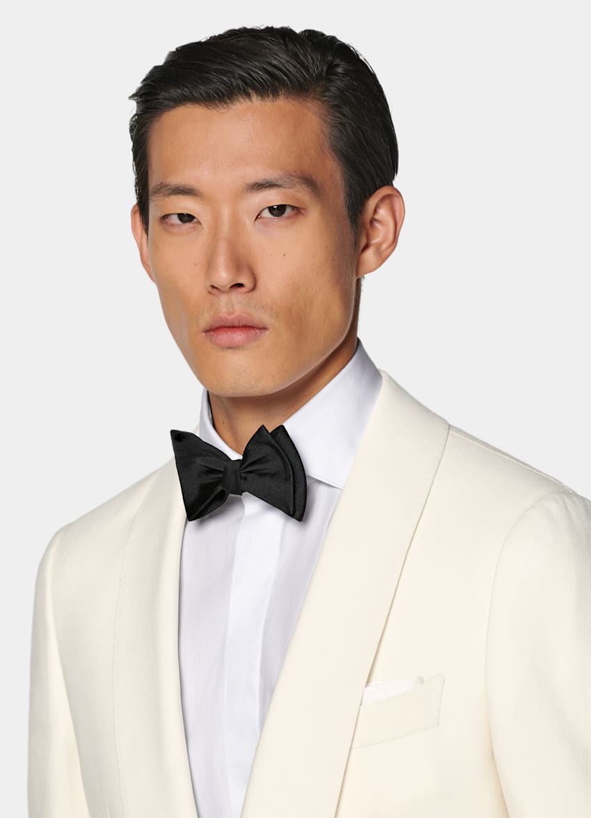 SUITSUPPLY Pure 4-Ply Traveller Wool by Rogna, Italy Off-White Tailored Fit Havana Tuxedo