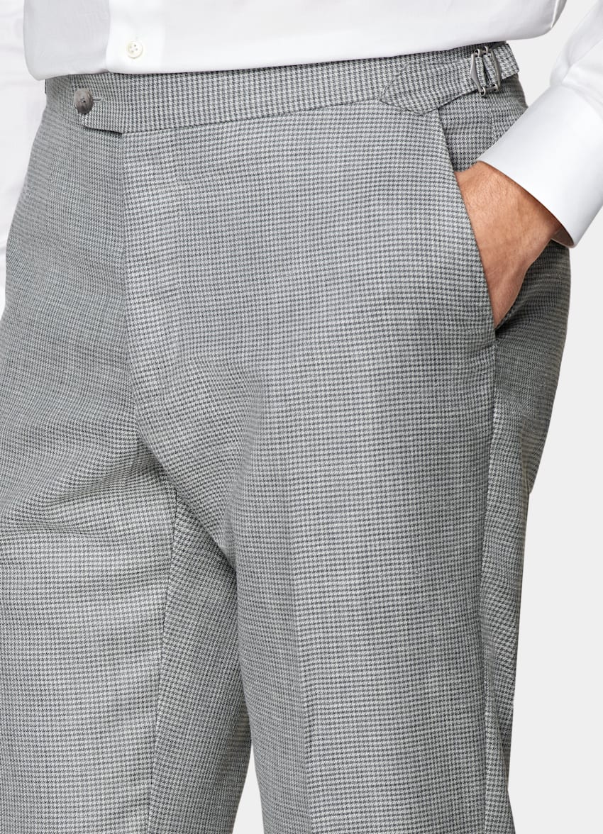 SUITSUPPLY Wool Silk Linen by Rogna, Italy Light Grey Houndstooth Three-Piece Havana Suit