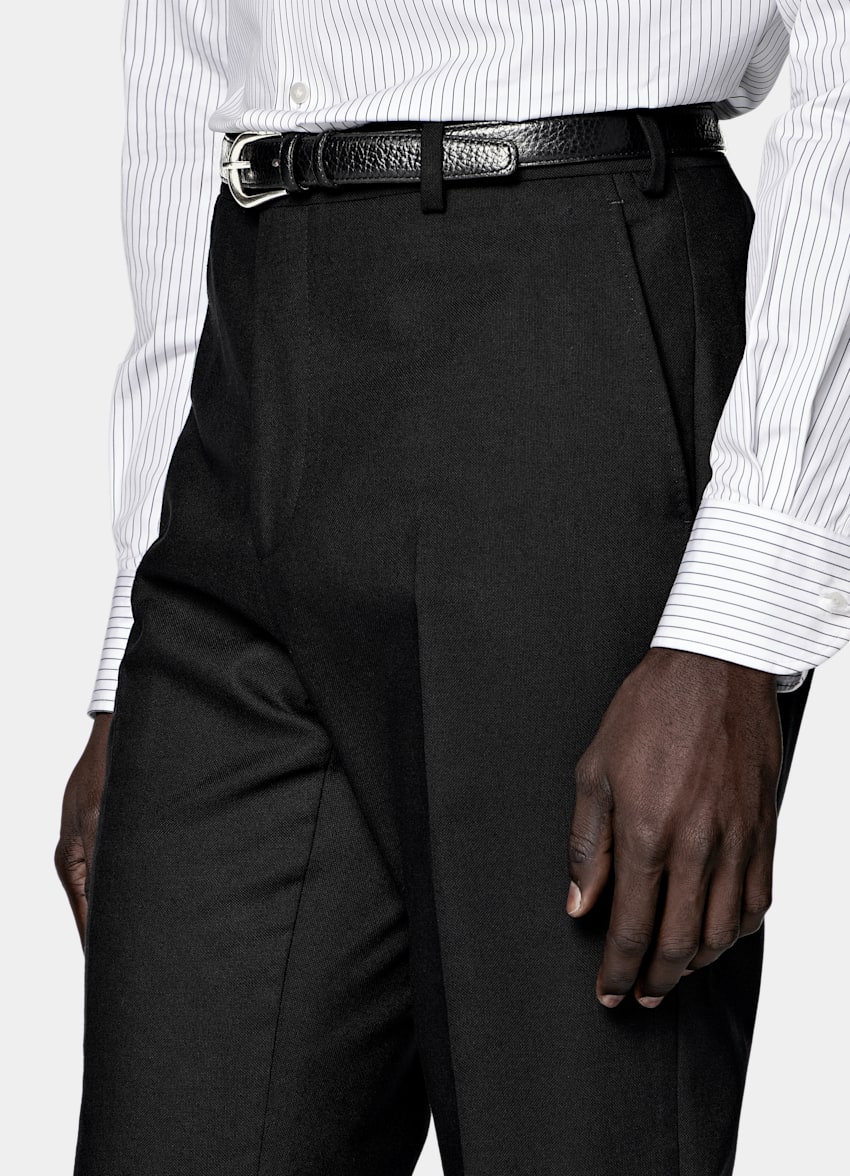 SUITSUPPLY 夏季四股羊毛 由Rogna生产，产自意大利 Havana 黑色合体身型西装