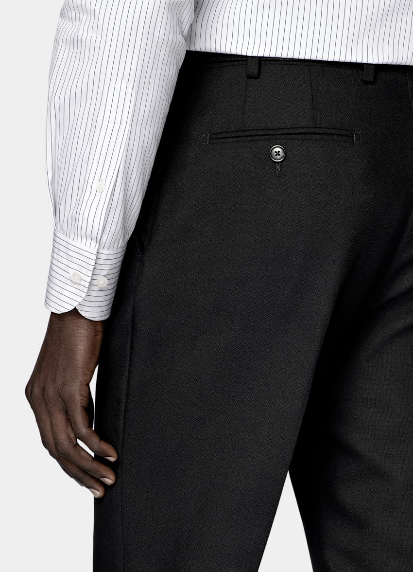 SUITSUPPLY 夏季四股羊毛 由Rogna生产，产自意大利 Havana 黑色合体身型西装