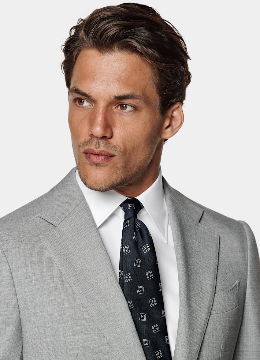 SUITSUPPLY All Season Pure 4-Ply Traveller Wool by Rogna, Italy Light Grey Tailored Fit Havana Suit