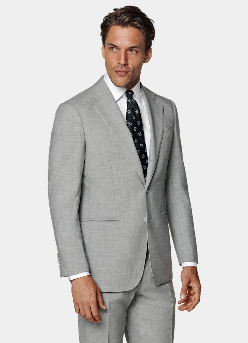 SUITSUPPLY All Season Pure 4-Ply Traveller Wool by Rogna, Italy Light Grey Tailored Fit Havana Suit