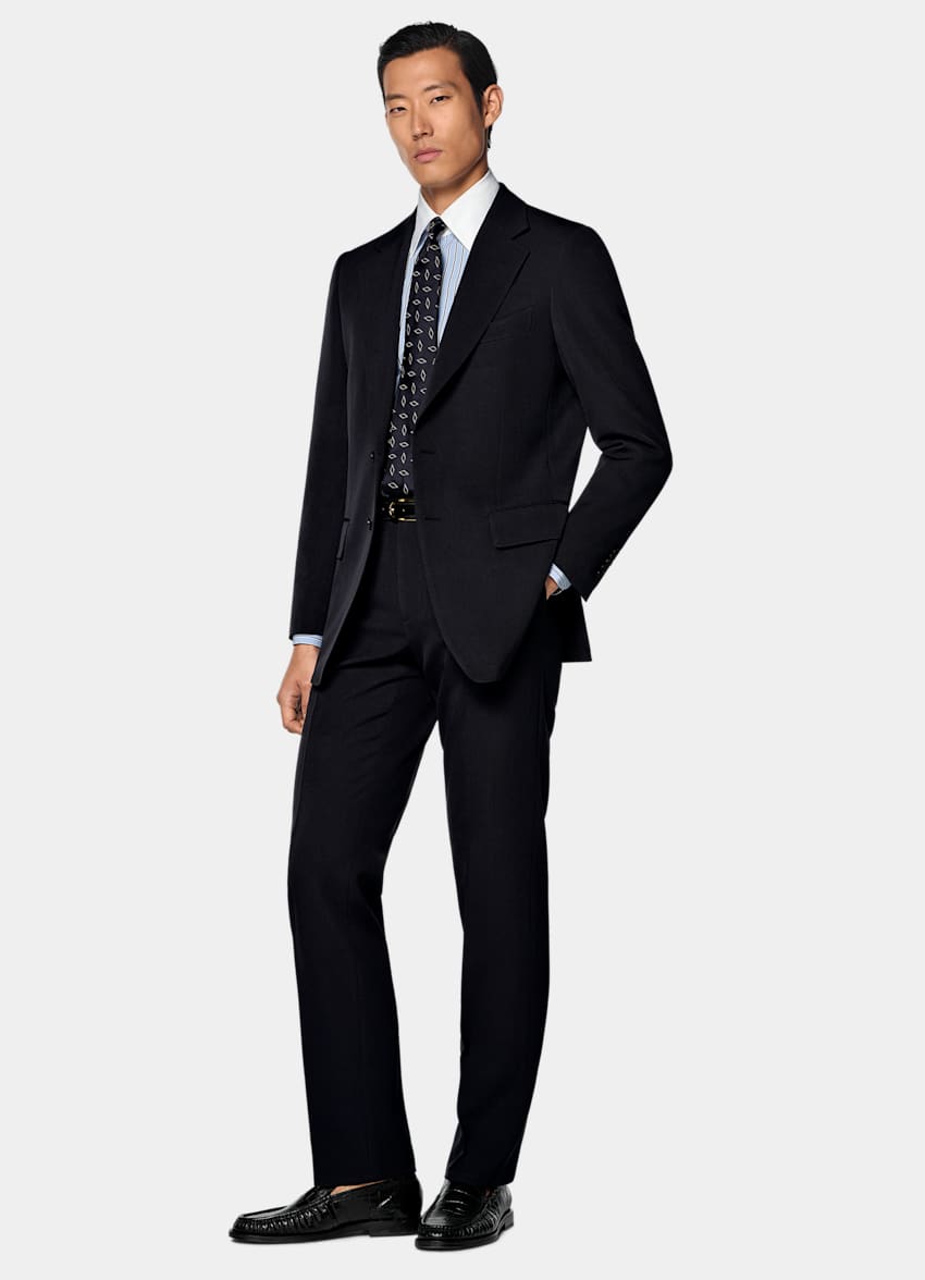 SUITSUPPLY All Season Wrinkle-Free 4-Ply Wool by Rogna, Italy Navy Tailored Fit Milano Suit